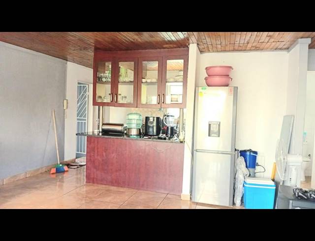 2 BEDROOM APARTMENT FOR SALE IN LYNDHURST ESTATES